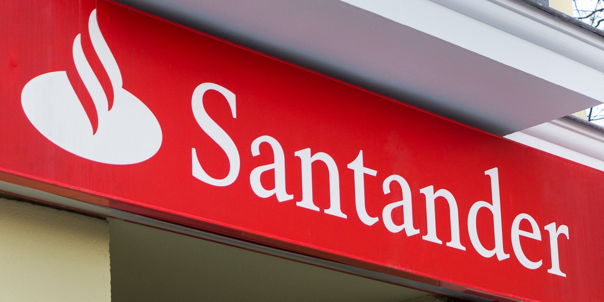 Santander jest pierwszym bankiem, który usłyszał zarzuty za niezwracanie opłat kredytobiorcom