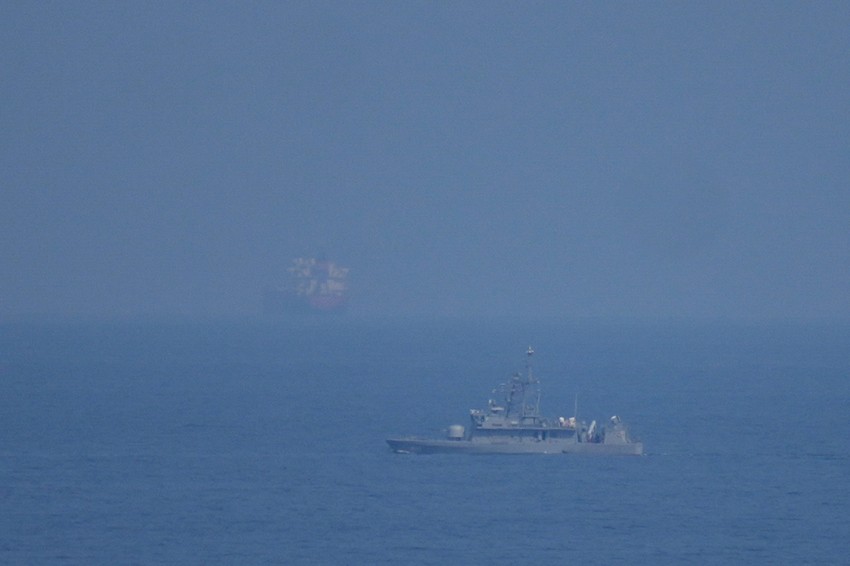 Mornarica Emirata patrolira Ormuskim moreuzom 11. marta