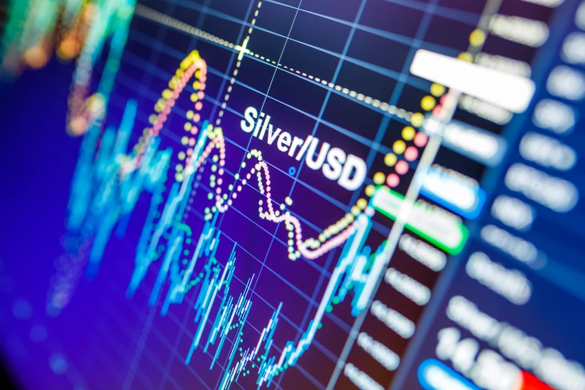 "Srebro je potrebno u mnogim industrijskim procesima“, napisao je Mask.