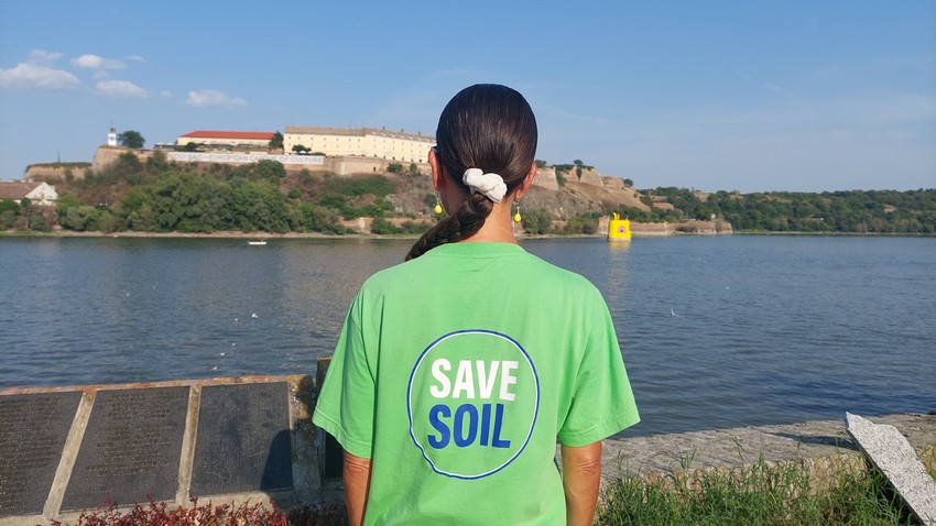 Natali Mase u Novom Sadu na putu od Francuske do Indije biciklom