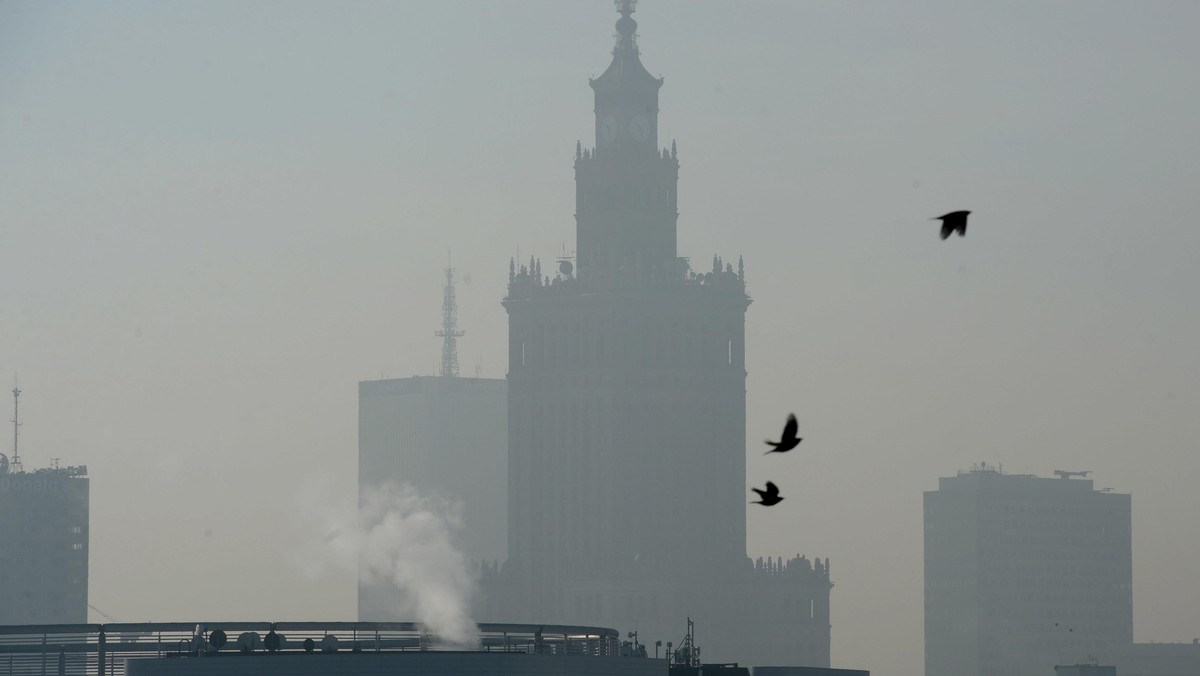 smog nad Warszawą