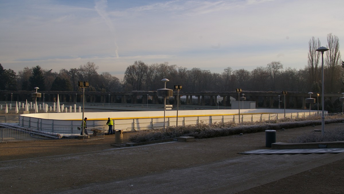 Od niedzieli wrocławianie będą mieć do wyboru już dwa lodowiska pod gołym niebem. Oprócz ślizgawki przy stadionie, na łyżwach będzie można pojeździć także na Pergoli.