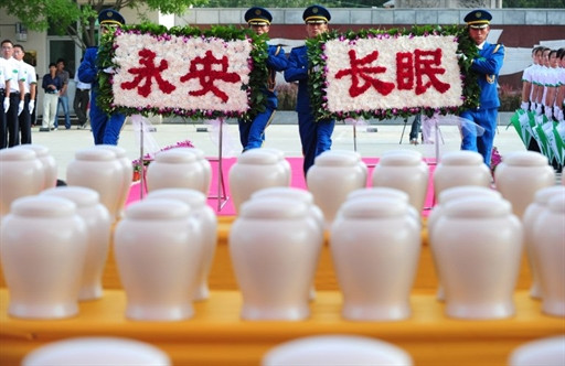 CHINA - ECO - BURIALS - CREMATION