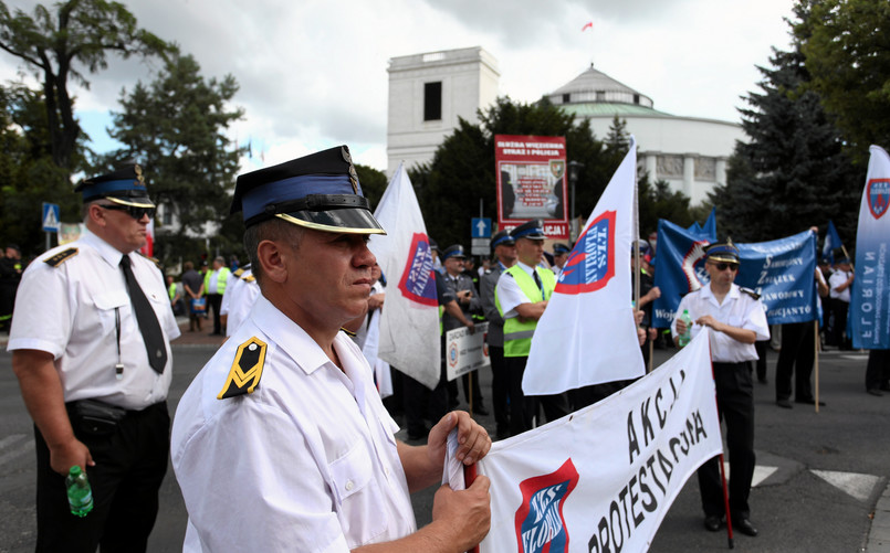 Demonstracja służb mundurowych