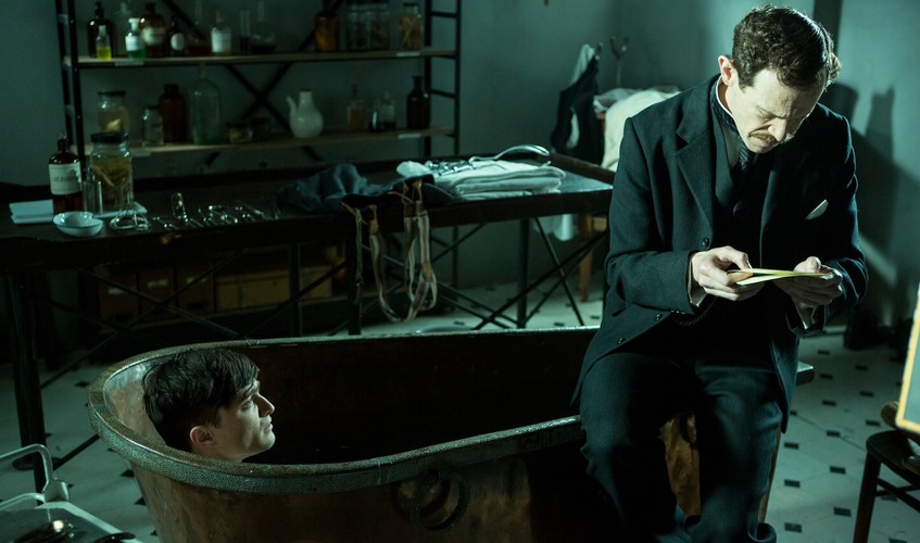 Daniel Radcliffe w serialu 'Zapiski młodego lekarza'