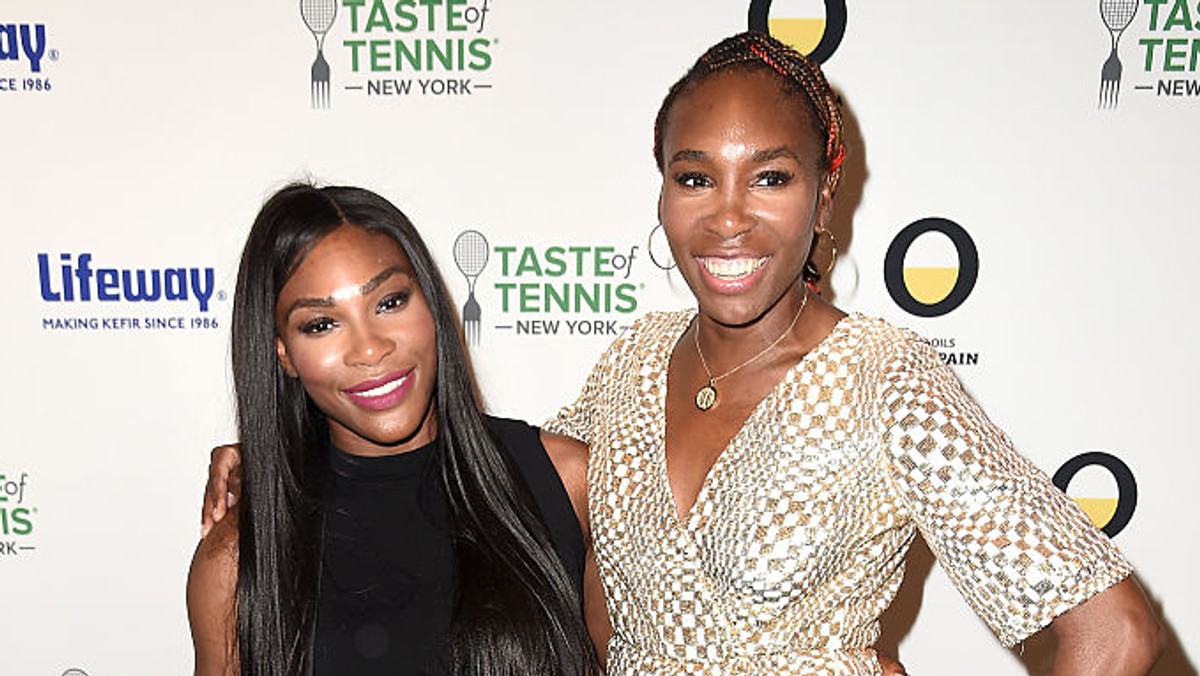 Siostry Serena i Venus Williams po wielu latach ponownie wróciły do swojego rodzinnego miasta Compton. Powodem odwiedzin było powstanie kortów tenisowych nazwanych imieniem tych dwóch wielkich tenisistek.