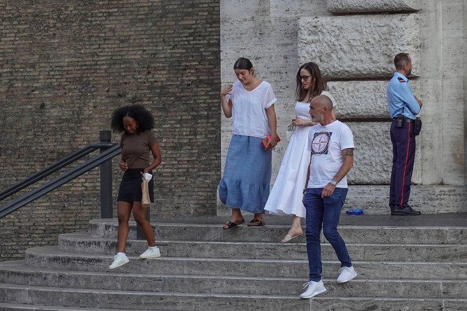Anđelina Džoli sa ćerkom Zaharom u Vatikanu foto:  ROMA / MEGA/ The Mega Agency