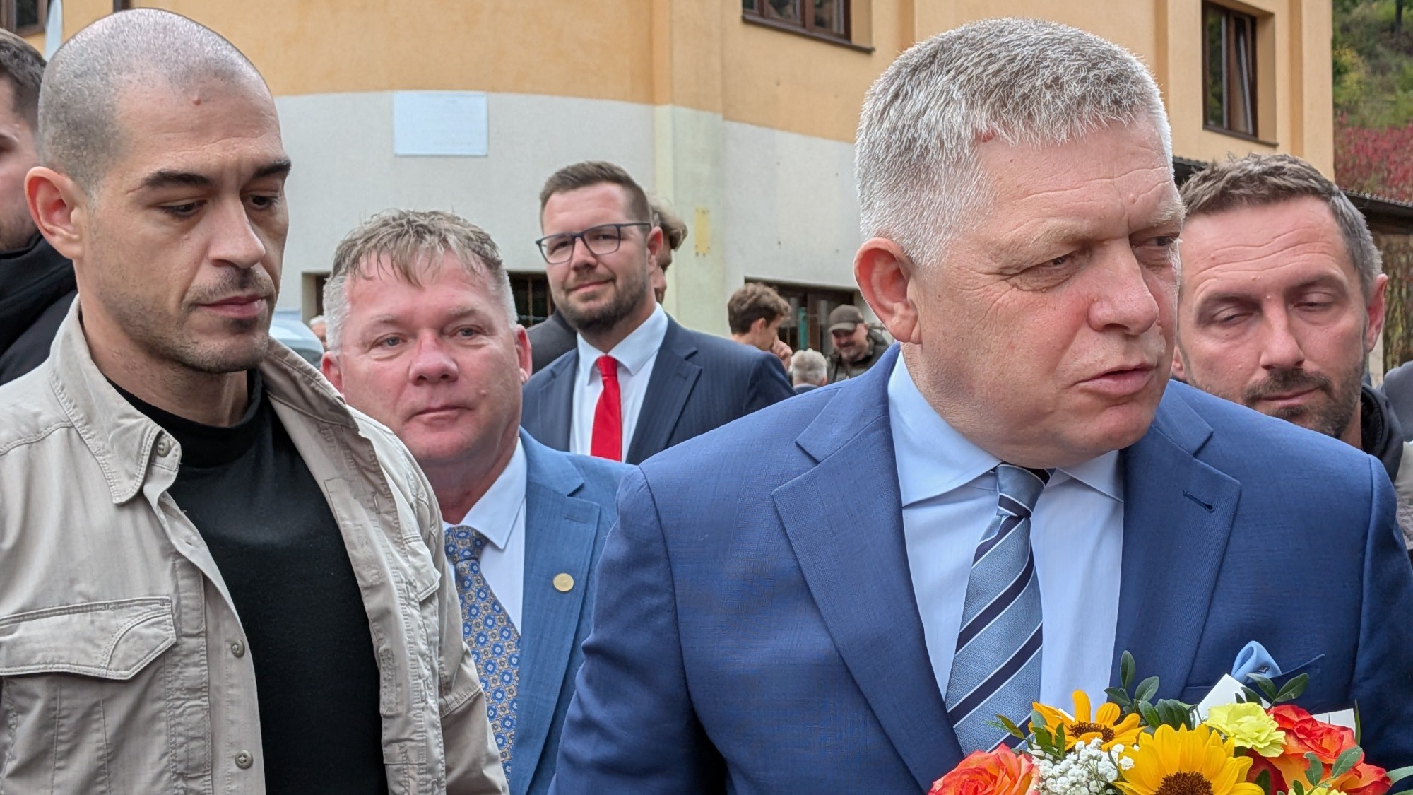 Robert Fico v Gelnici išiel aj medzi ľudí