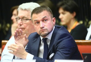 Guział: Sprawa kamienicy przy Noakowskiego 16 'matką afer reprywatyzacyjnych'