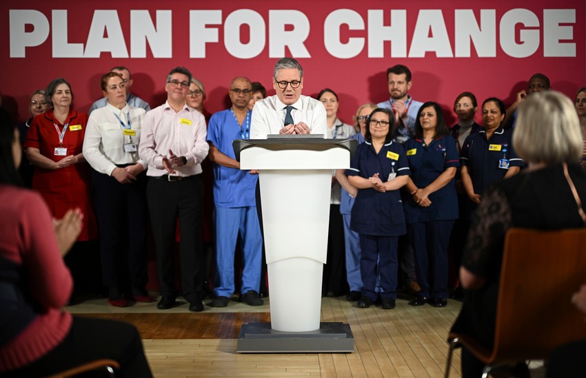 Britanski premijer Kir Starmer govori o smanjenju čekanja u britanskim bolnicama tokom posete ustanovi u Sariju 6. januara