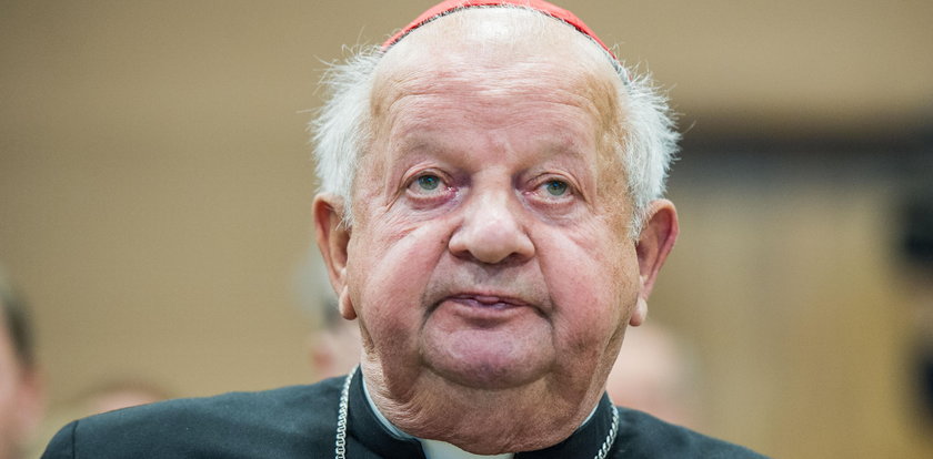 Franciszek: Jan Paweł II bywał wprowadzany w błąd w sprawie pedofilii. Jest odpowiedź Dziwisza