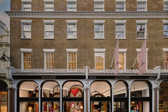 Londonska ulica New Bond Street dobila je novu zvezdu – Hermès je otvorio svoj najnoviji maison