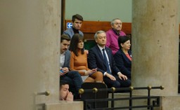 Minimalna emerytura i emerytura stażowa. Jest nowy projekt Biedronia i OPZZ