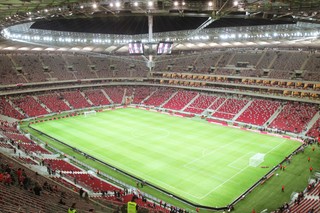 Stadiony szukają sponsorów. Im mniej polityki, tym lepiej