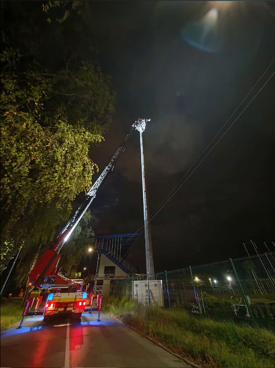 Policajti pomohli v Dubnici nad Váhom mužovi v ťažkej životnej situácii.