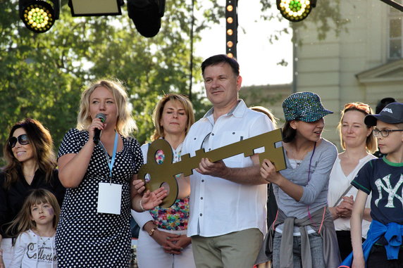 Poznańskie rodziny odebrały symboliczne klucze do bram Miasta rozpoczynając Poznańskie Dni Rodziny. Gwiazdą wieczoru był zespół Enej fot. Codzienny Poznań / S. Toroszewska