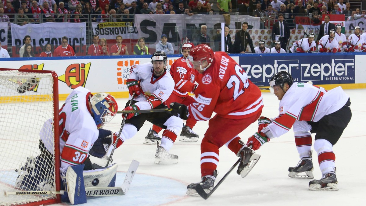 Marcin Kolusz był jedną z najjaśniejszych postaci reprezentacji Polski w mistrzostwach świata Dywizji IA - Kraków 2015. Kapitan Biało-Czerwonych w rozmowie z "Super Expressem" nie krył żalu do sędziów po przegranym meczu z Węgrami (1:2).