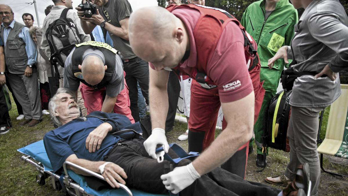 W nocy z środy na czwartek zmarł Wojciech "Harry" Dąbrowski, który w ramach protestu przez półtora miesiąca mieszkał i głodował przed Urzędem Miejskim w Gdańsku. Dąbrowski został wyeksmitowany z mieszkania, w którym mieszkał razem z chorą żoną.