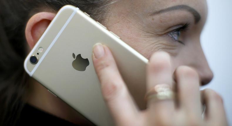 FBI succeeds in cracking Apple's iPhone, drops legal action