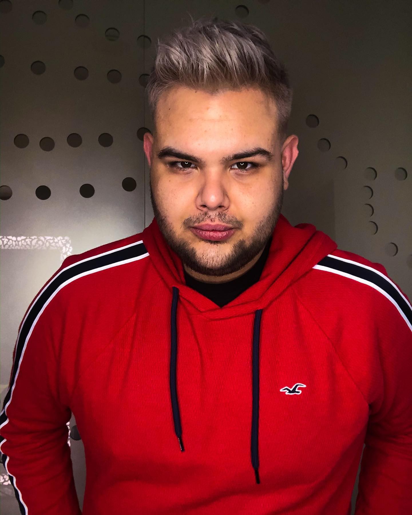 Kaderník a vlasový stylista celebrít Jakub Zábranský.