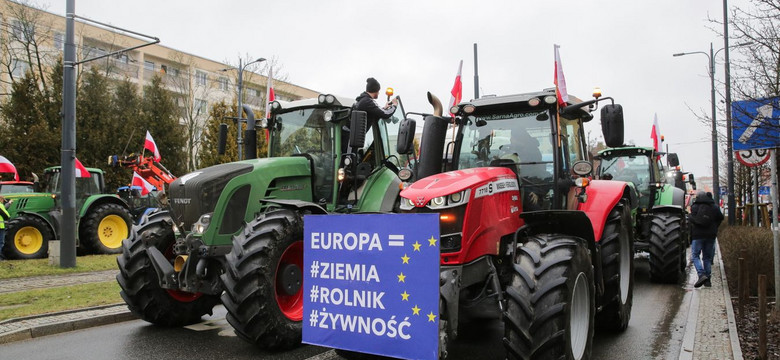 Skandal z flagą ZSRR i banerem. Prokuratura wszczęła śledztwo