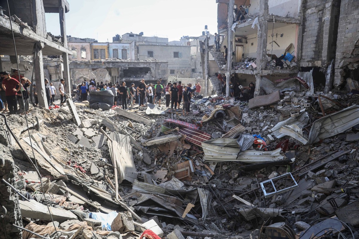 Humanitarian Aid And Aftermath of Israeli Bombardment in Gaza