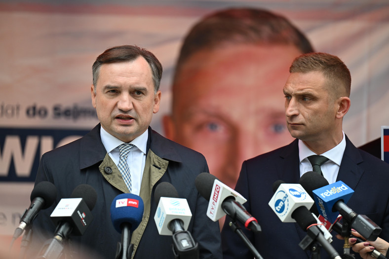 Minister sprawiedliwości, prokurator generalny Zbigniew Ziobro oraz Robert Bąkiewicz 