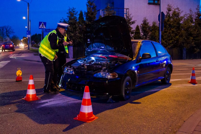 Uciekał przed policją. Wpadł na inne auto