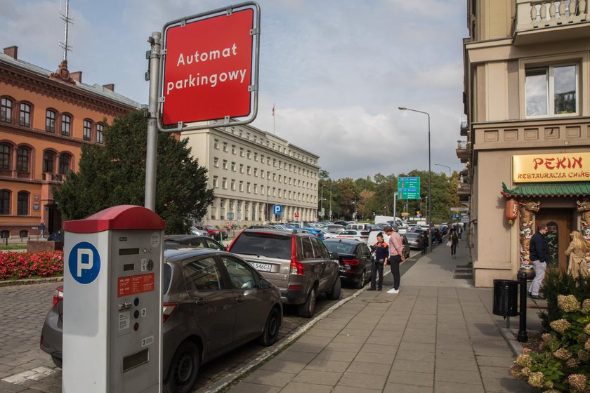 Łupią kierowców na strefie