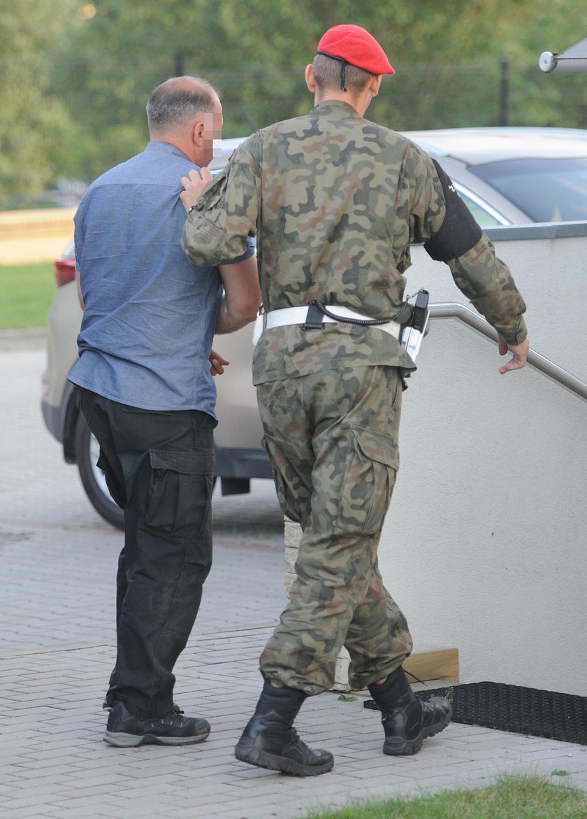 Proces syna słynnego generała odroczony. Pobił policjantów