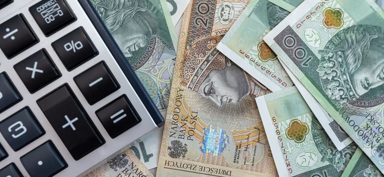 Górny limit wynagrodzeń dla tej grupy pracowników. Wystosowano pilny apel