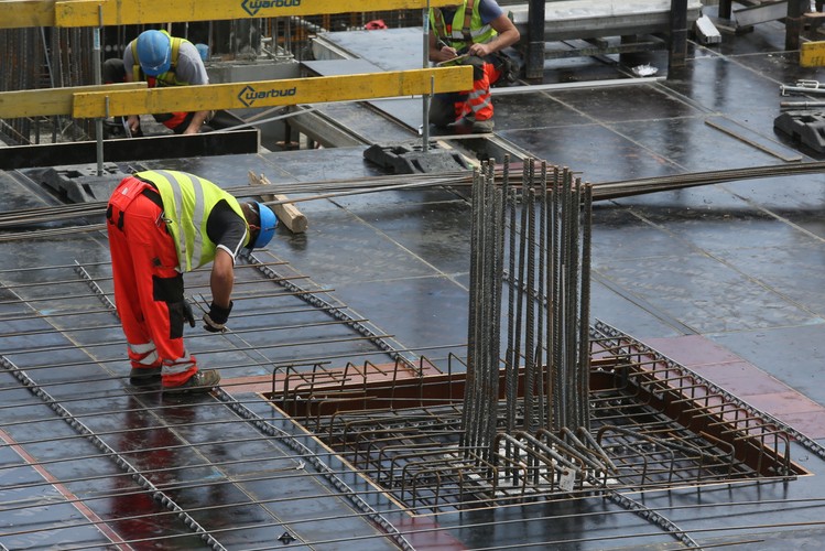 Na terenie obiektu znajdzie się też stacja ładowania samochodów elektrycznych.<br><br>  (mgo) PAP/Tomasz Gzell