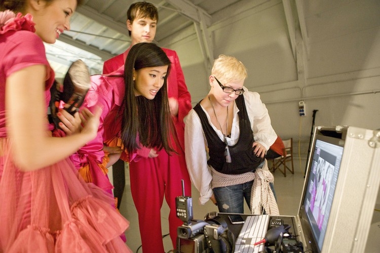 Na zdjęciach artystka uchwyciła nową fiestę w towarzystwie pięknych modelek z agencji Mango Models