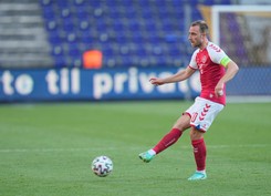 Eriksen będzie grał po zawale? Na razie wrócił do Włoch