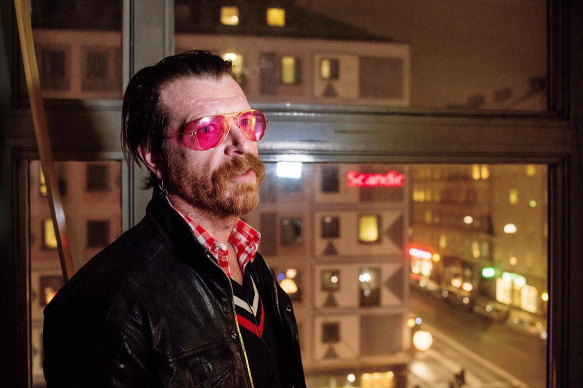 Jesse Hughes, wokalista i gitarzysta grupy Eagles of Death Metal