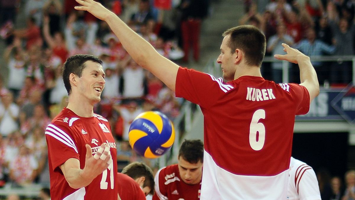 Rafał Buszek i Bartosz Kurek, oto dwóch ojców triumfu reprezentacji Polski nad Rosją w Kazaniu. Biało-Czerwoni ograli w Lidze Światowej Sborną 3:1 (30:32, 25:14, 25:22, 25:18), a obaj siatkarze okazali się kluczowymi postaciami w zespole Stephane'a Antigi. Drugie starcie obu ekip w sobotę o godzinie 17:10.