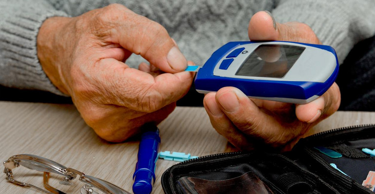Cukrzyca typu 1 – jak rozpoznać i żyć z chorobą?
