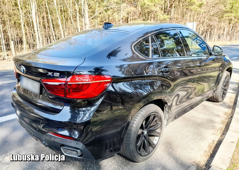 Policjanci odzyskali skradzione w Niemczech BMW X6