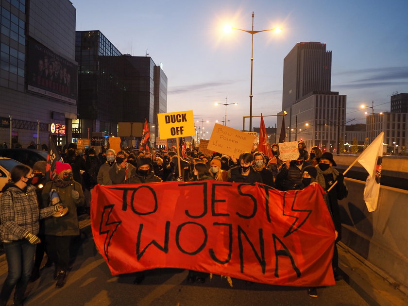 Protesty po wyroku TK ws. aborcji. Strajk Kobiet w Łodzi 21 listopada