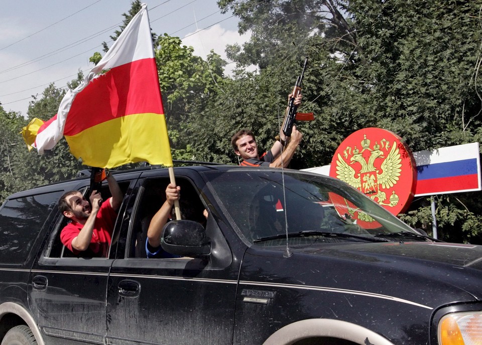 GRUZJA ROSJA OSETIA POŁUDNIOWA NIEPODLEGŁOŚĆ RADOŚĆ