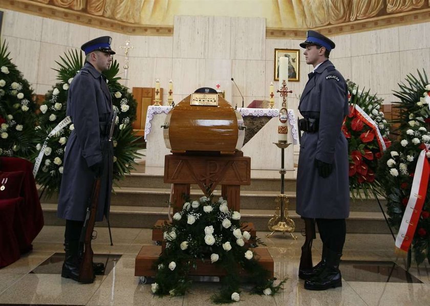 Pożegnanie policjanta bohatera. Łzy na mundurach