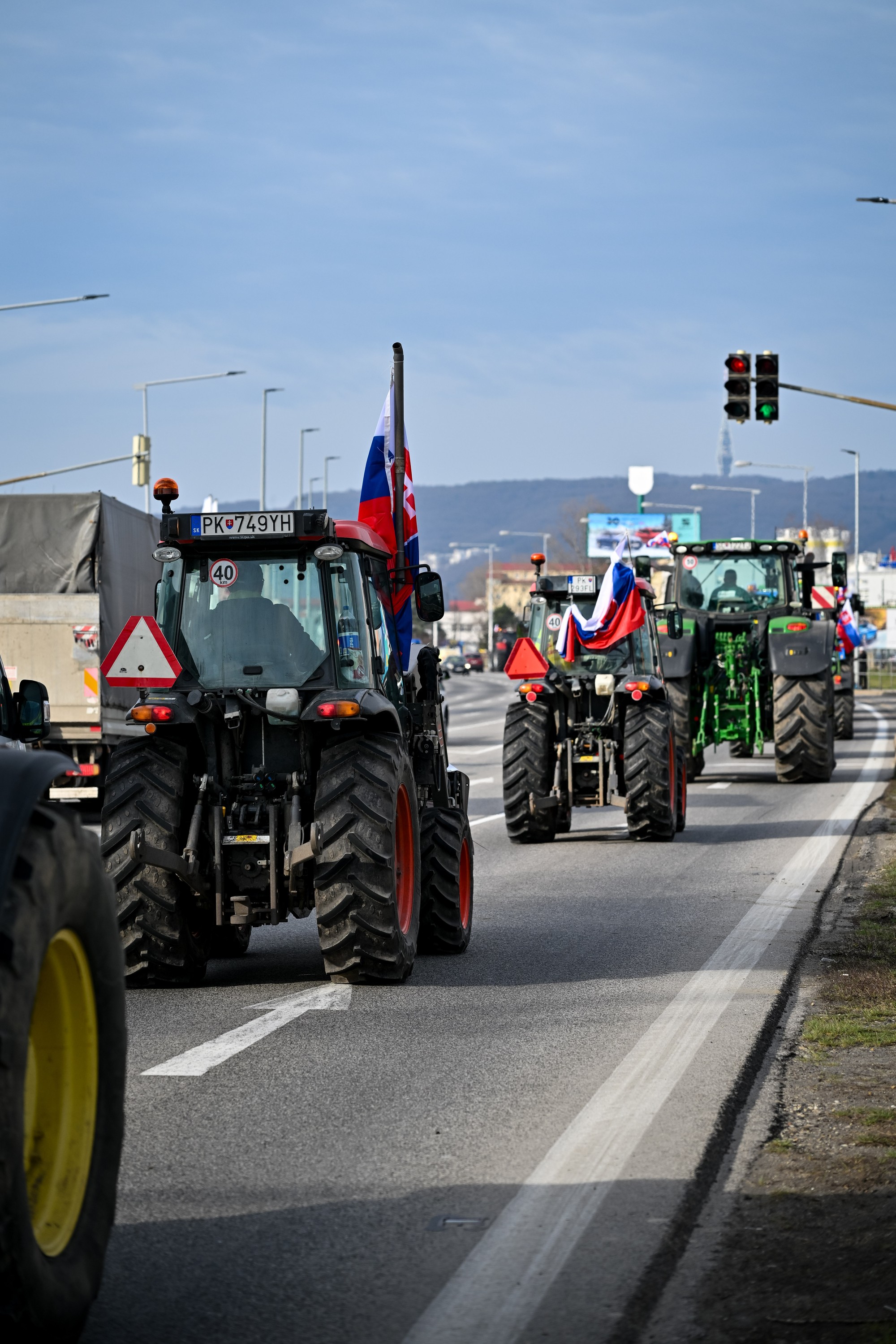 Celoslovenský protest farmárov v Bratislave.