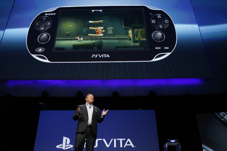 Czy premiera PS4 wraz z funkcją Remote Play poprawią słabą sprzedaż przenośnej konsoli Sony?