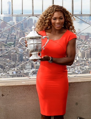 Seksowna sukienka i białe szpilki. Takiej Sereny Williams jeszcze nie widzieliście