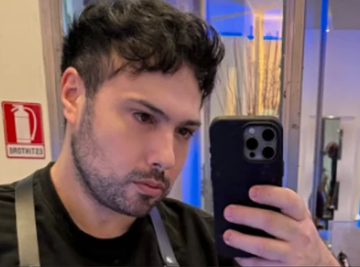 "POSAO SE ODLAŽE ZA SUTRA, A RAZMIŠLJA SE O IZLASCIMA!" Frizer koji je doveden u vezu sa prekidom prijateljstva Maje Marinković i preminulog Matije Radulovića je ispričao SVOJU STRANU PRIČE