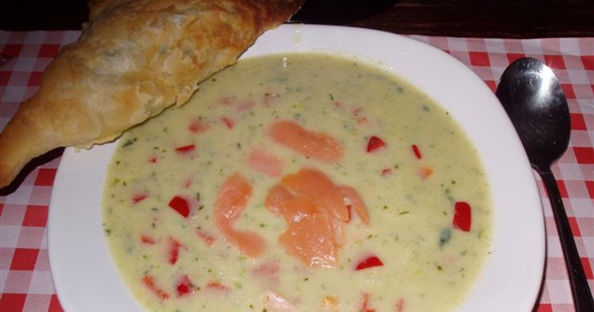 Zupa z cukini i łososia Gotowanie