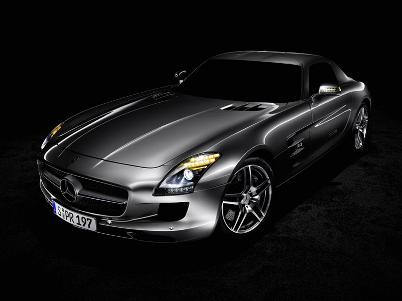 Mercedes SLS AMG w całej okazałaości