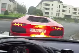 Aventador pluje ogniem na Ferrari