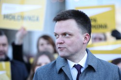 Hołownia przeprasza za aluzje do Smoleńska. "Każdy z nas popełnia menadżerskie błędy"