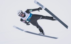 Groźny upadek Petera Prevca na skoczni w Planicy. Opuścił obiekt na noszach